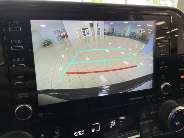 used 2022 Toyota Highlander car, priced at $38,400