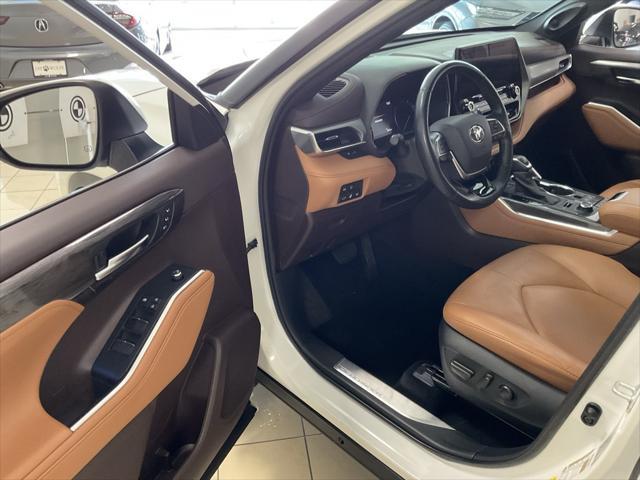 used 2020 Toyota Highlander car, priced at $37,250