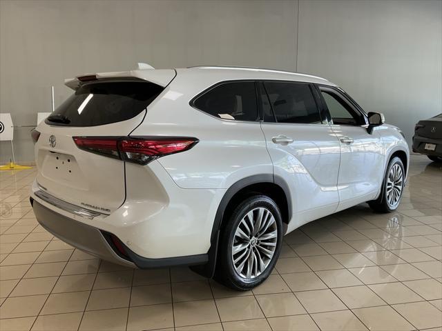 used 2020 Toyota Highlander car, priced at $37,250