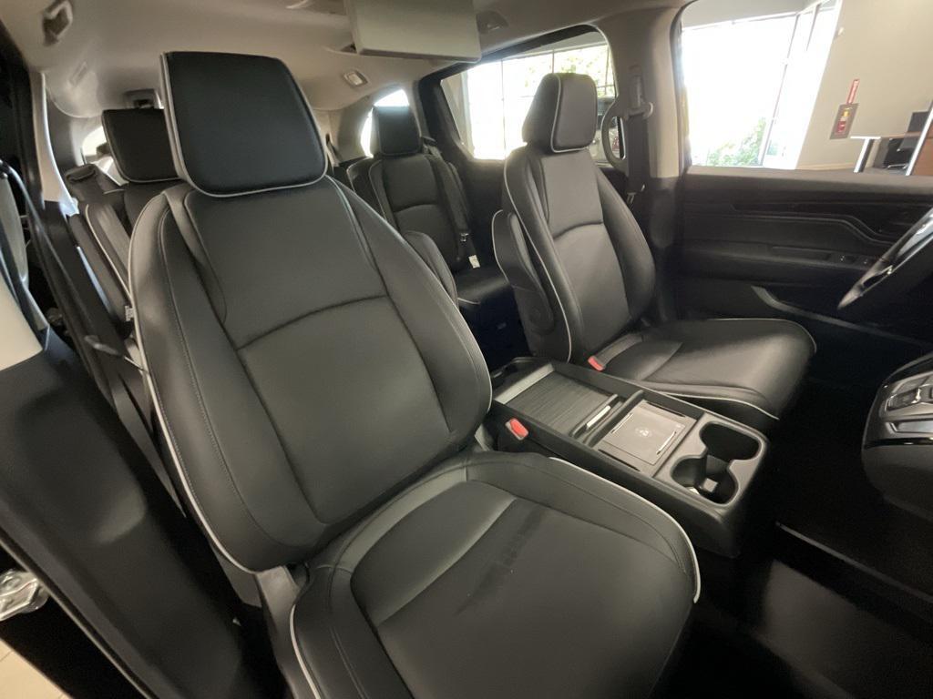 used 2025 Honda Odyssey car, priced at $44,600