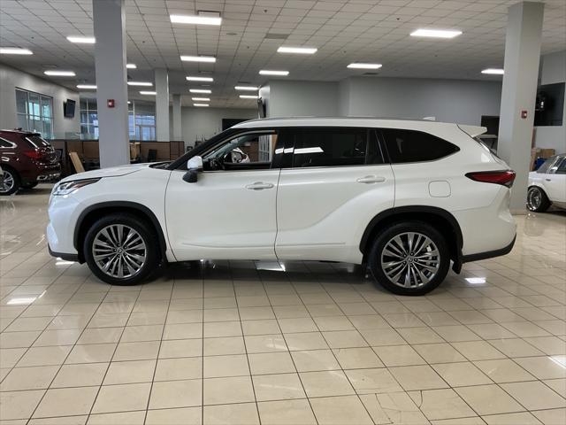 used 2020 Toyota Highlander car, priced at $31,000