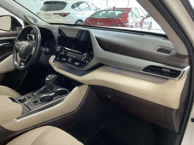 used 2020 Toyota Highlander car, priced at $31,000