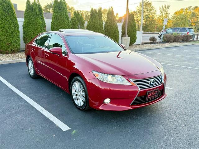 used 2015 Lexus ES 300h car, priced at $15,900