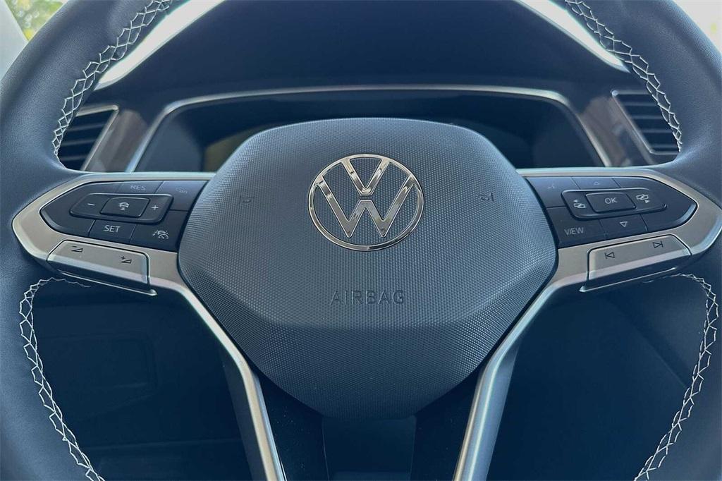 new 2024 Volkswagen Tiguan car, priced at $35,936
