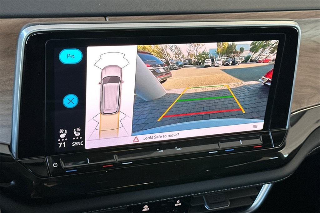 new 2025 Volkswagen Atlas car, priced at $47,612