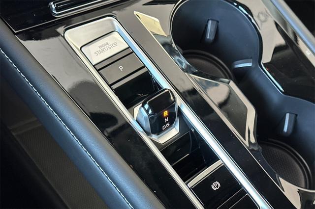 new 2025 Volkswagen Atlas car, priced at $47,612