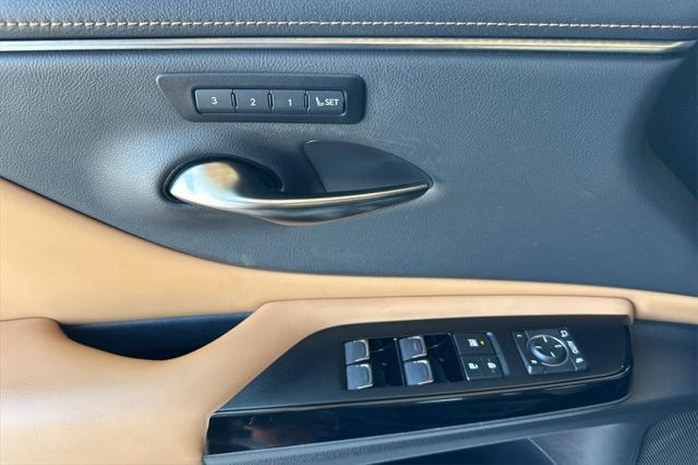 used 2022 Lexus ES 350 car, priced at $30,295