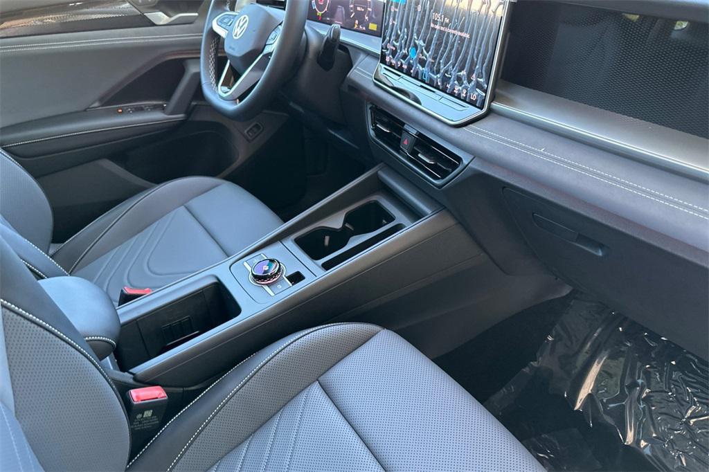 new 2025 Volkswagen Tiguan car, priced at $36,826