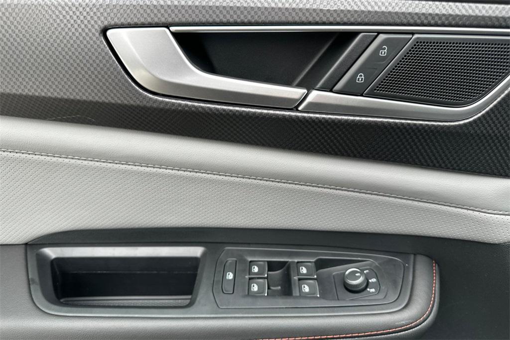 new 2025 Volkswagen Atlas car, priced at $50,384