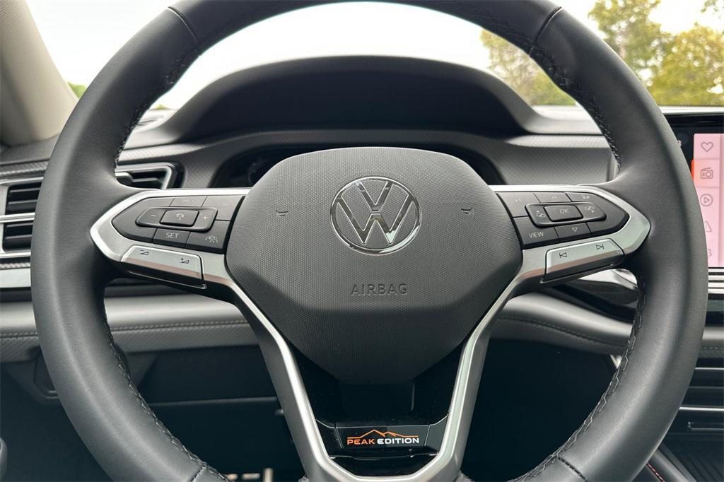 new 2025 Volkswagen Atlas car, priced at $50,384