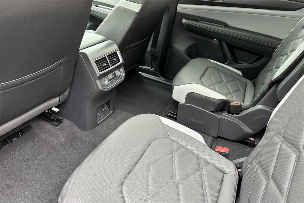 new 2025 Volkswagen Atlas car, priced at $50,384