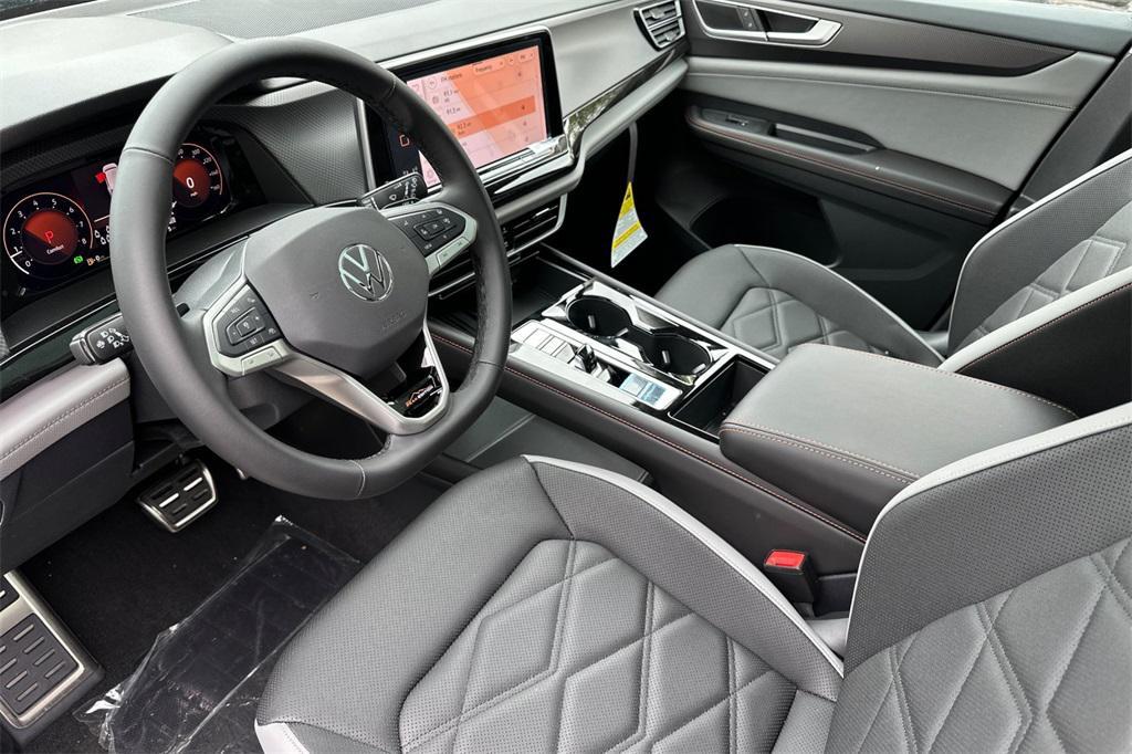 new 2025 Volkswagen Atlas car, priced at $50,384