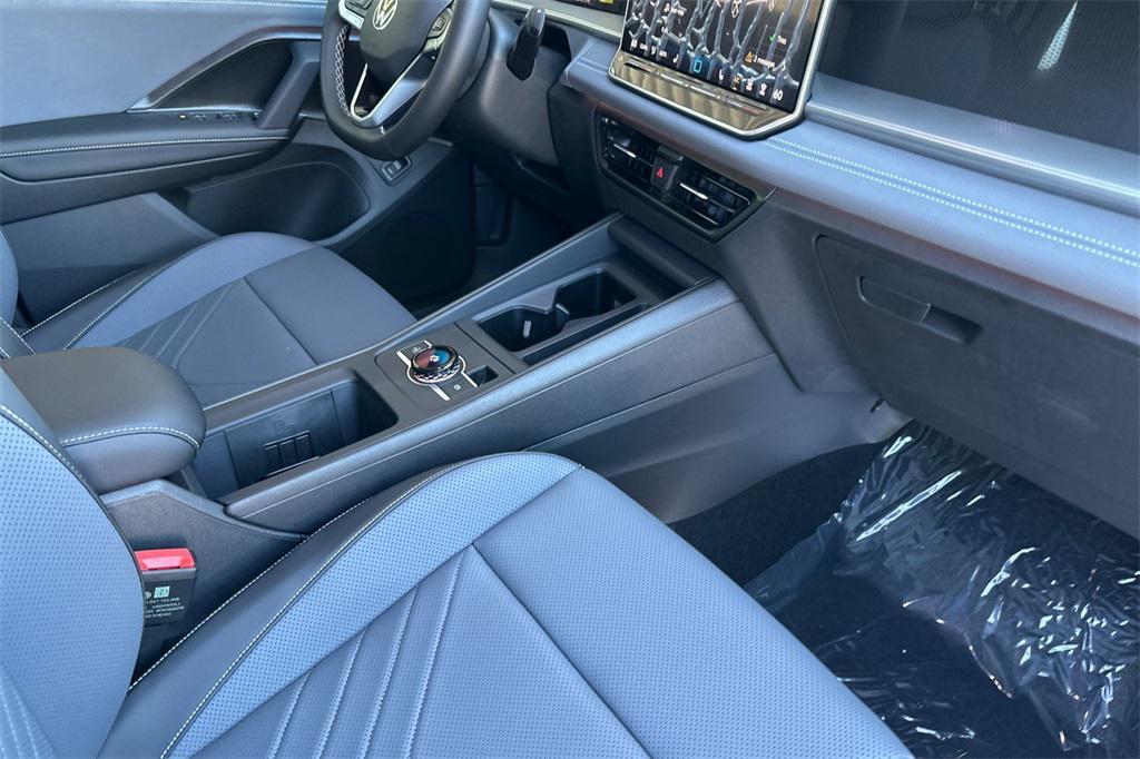 new 2025 Volkswagen Tiguan car, priced at $34,876