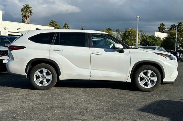 used 2023 Toyota Highlander car, priced at $32,621