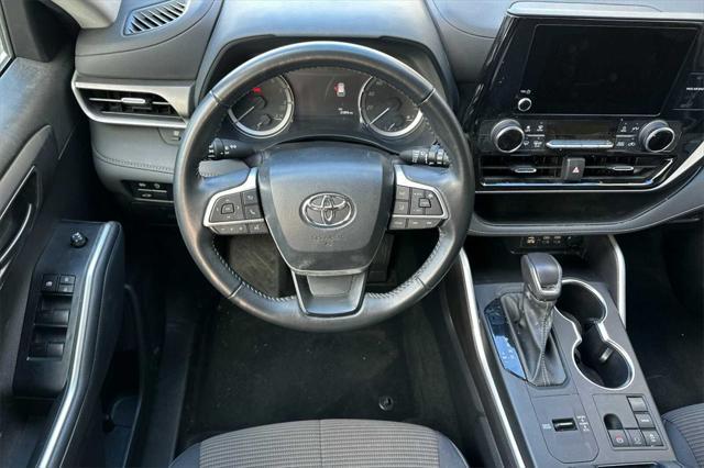 used 2023 Toyota Highlander car, priced at $32,621