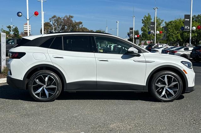 new 2025 Volkswagen ID.4 car, priced at $52,731