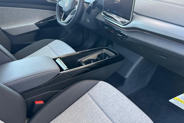 new 2025 Volkswagen ID.4 car, priced at $51,076