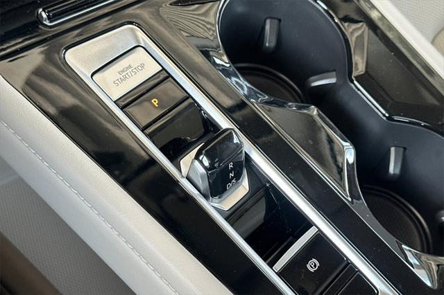 new 2025 Volkswagen Atlas car, priced at $48,058