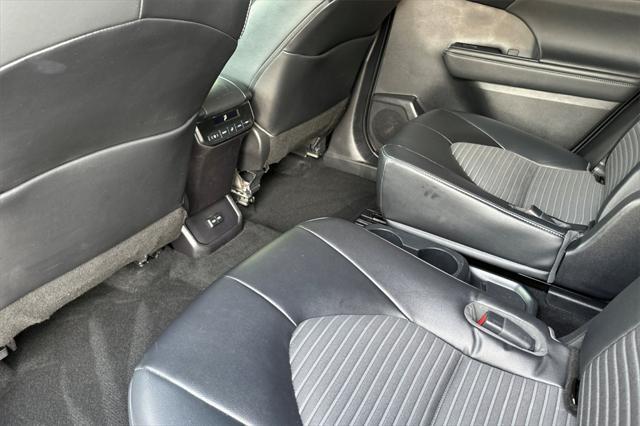 used 2022 Toyota Highlander car, priced at $35,128