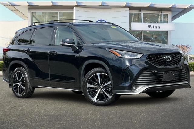 used 2022 Toyota Highlander car, priced at $35,128