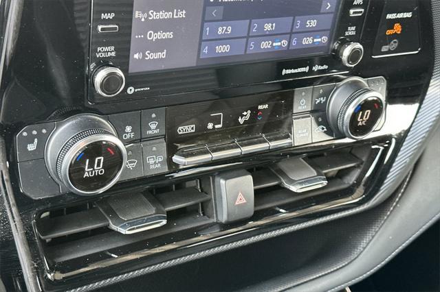 used 2022 Toyota Highlander car, priced at $35,128