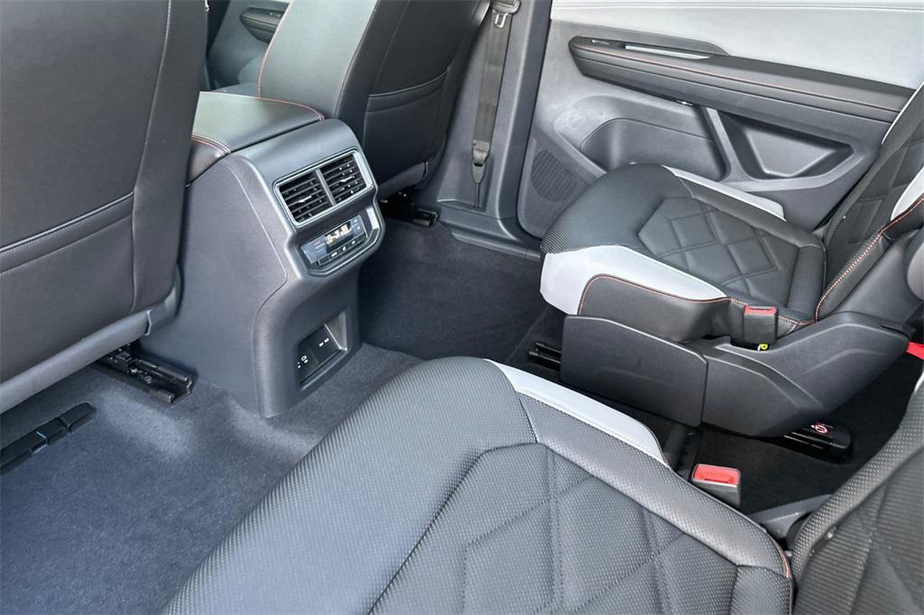 new 2025 Volkswagen Atlas car, priced at $50,209