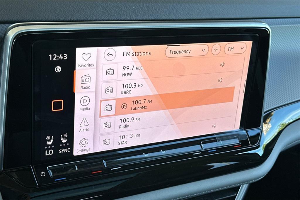 new 2025 Volkswagen Atlas car, priced at $50,209