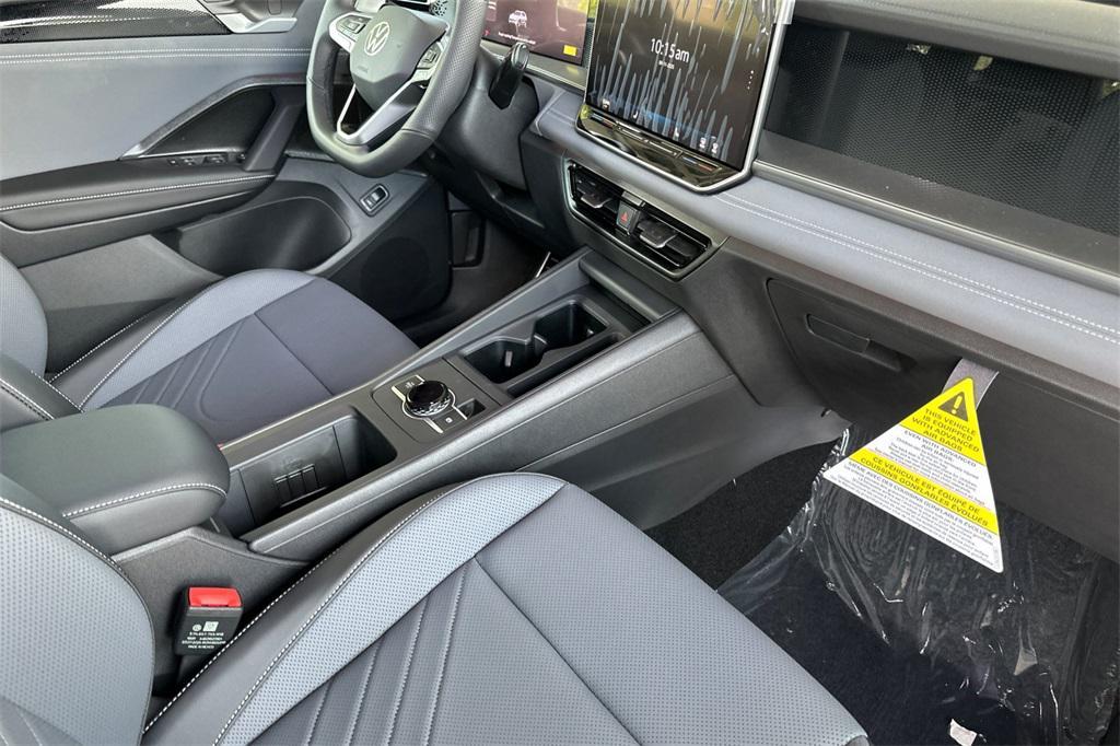 new 2025 Volkswagen Tiguan car, priced at $38,617