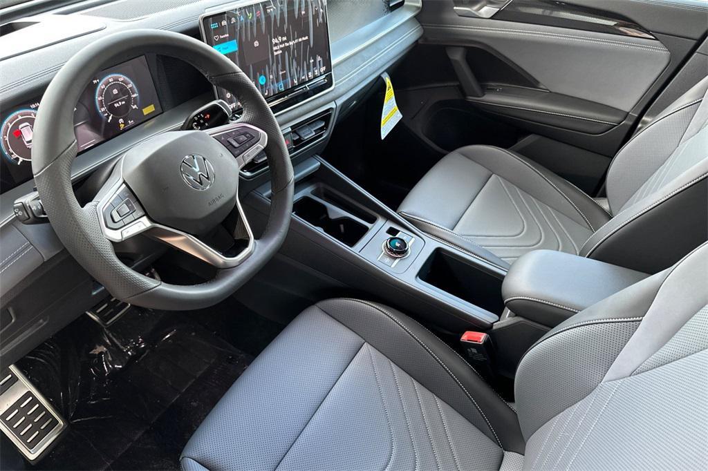 new 2025 Volkswagen Tiguan car, priced at $38,617