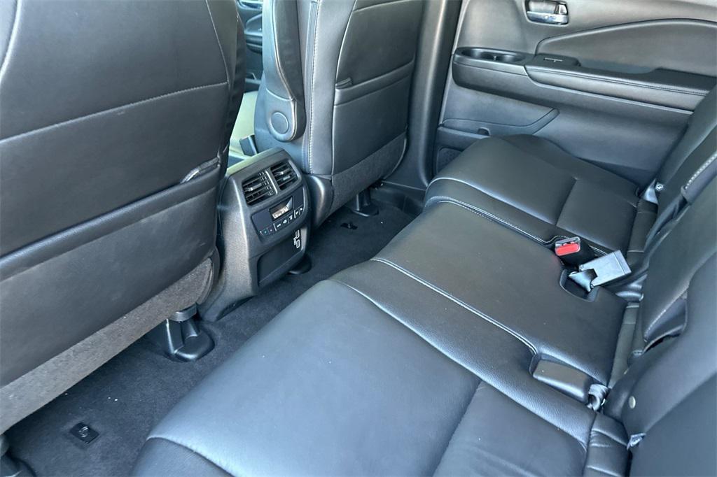 used 2022 Honda Pilot car, priced at $29,706