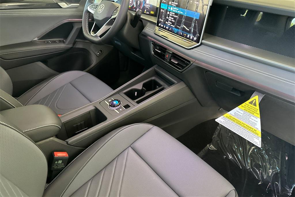 new 2025 Volkswagen Tiguan car, priced at $37,576