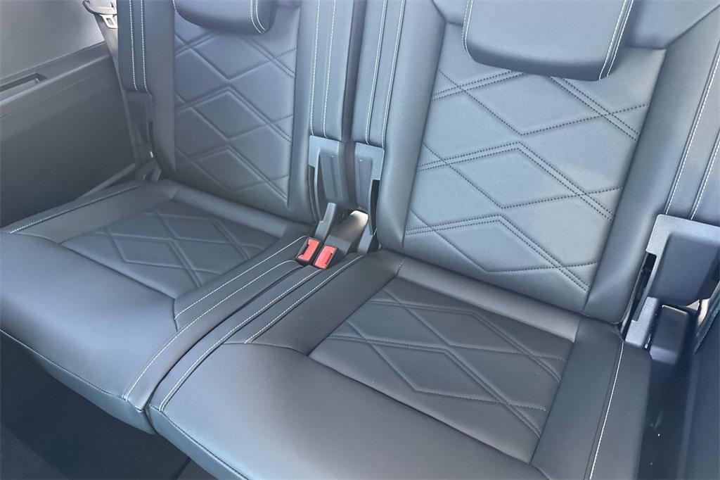 new 2025 Volkswagen Atlas car, priced at $47,340