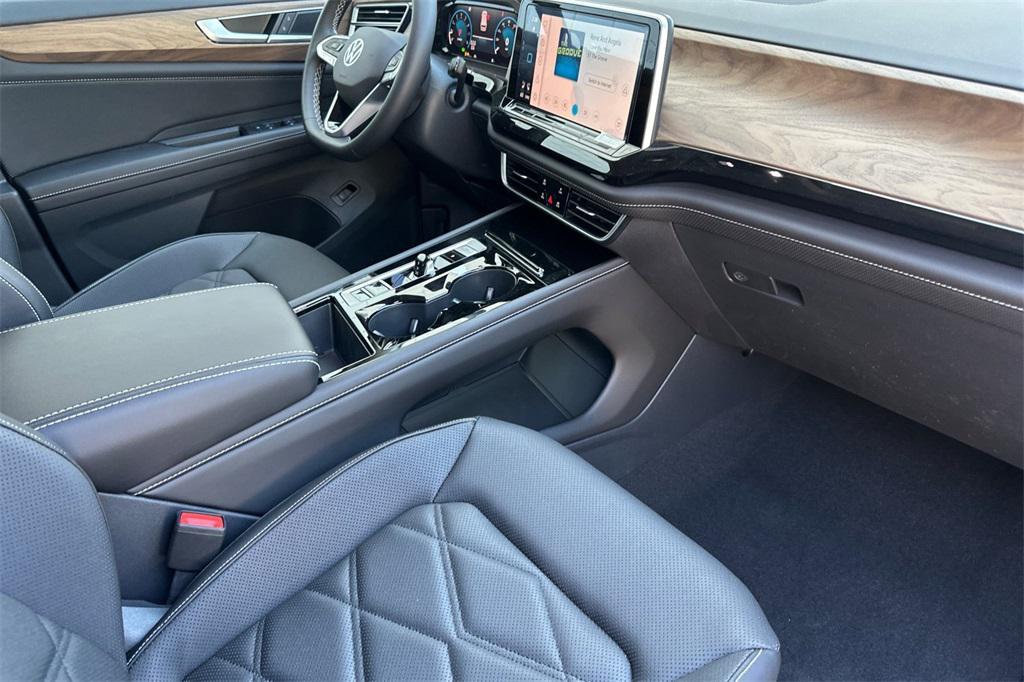 new 2025 Volkswagen Atlas car, priced at $47,340