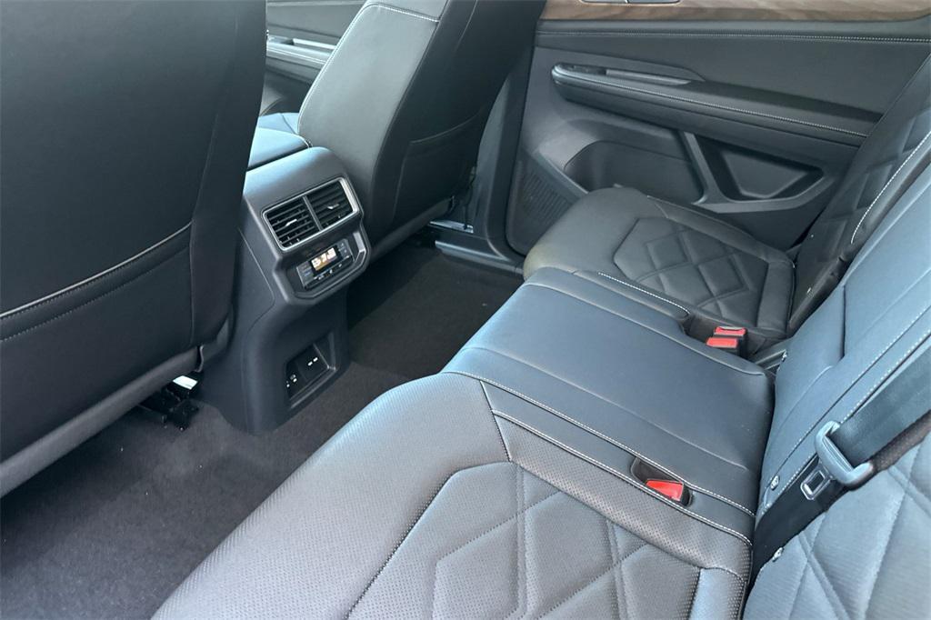 new 2025 Volkswagen Atlas car, priced at $47,340