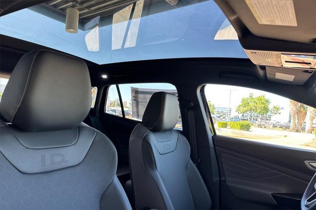 new 2025 Volkswagen ID.4 car, priced at $52,276