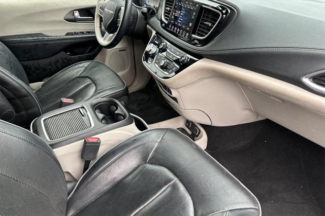 used 2018 Chrysler Pacifica Hybrid car, priced at $18,099