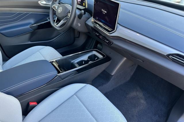 new 2025 Volkswagen ID.4 car, priced at $52,276