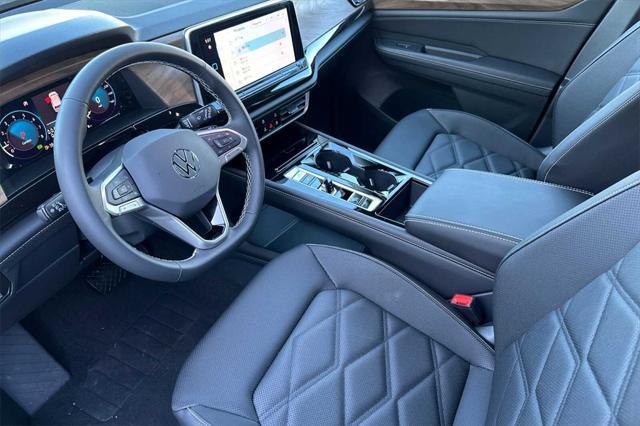 new 2025 Volkswagen Atlas car, priced at $46,322