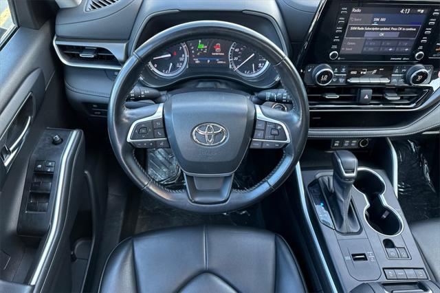used 2022 Toyota Highlander car, priced at $32,898