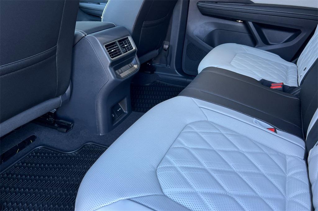 new 2025 Volkswagen Atlas Cross Sport car, priced at $55,236