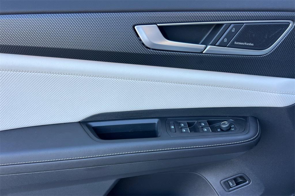 new 2025 Volkswagen Atlas Cross Sport car, priced at $55,236