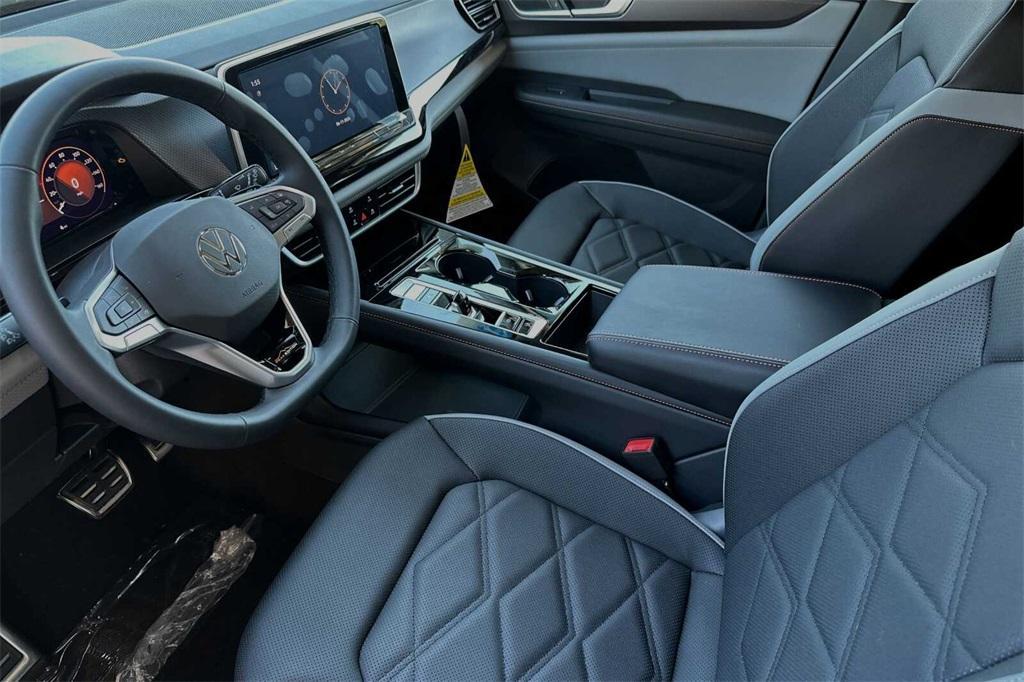 new 2024 Volkswagen Atlas car, priced at $50,659