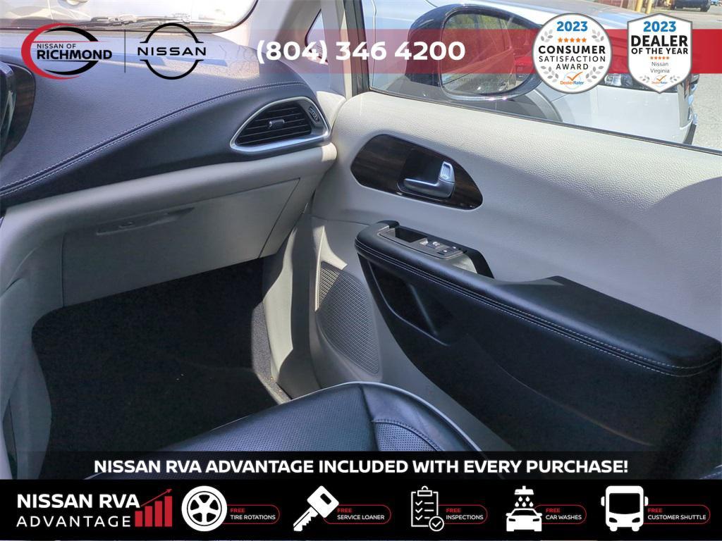 used 2023 Chrysler Pacifica car, priced at $29,295