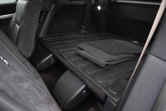 used 2020 Land Rover Discovery car, priced at $25,368