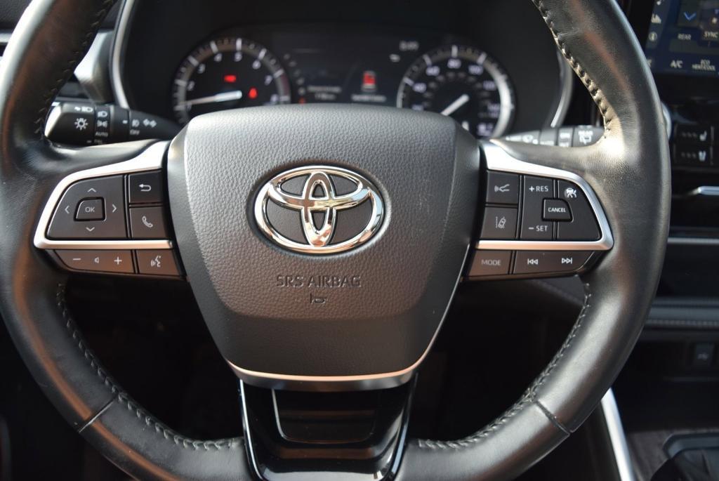 used 2020 Toyota Highlander car, priced at $34,000