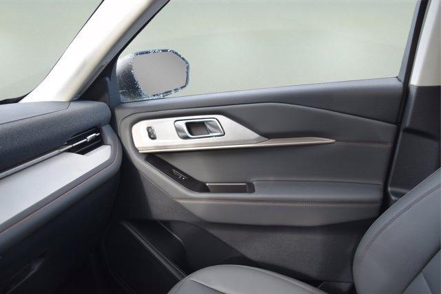 new 2025 Ford Explorer car, priced at $50,505