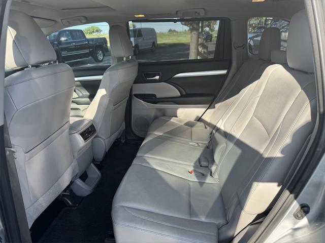 used 2015 Toyota Highlander car, priced at $19,999