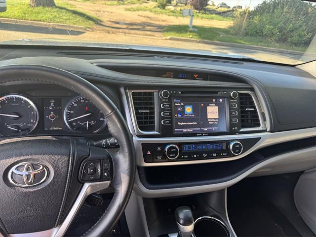 used 2015 Toyota Highlander car, priced at $19,999