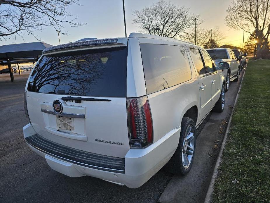 used 2013 Cadillac Escalade ESV car, priced at $17,400