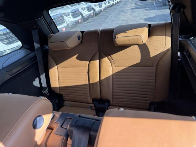 used 2018 Land Rover Discovery car, priced at $16,999
